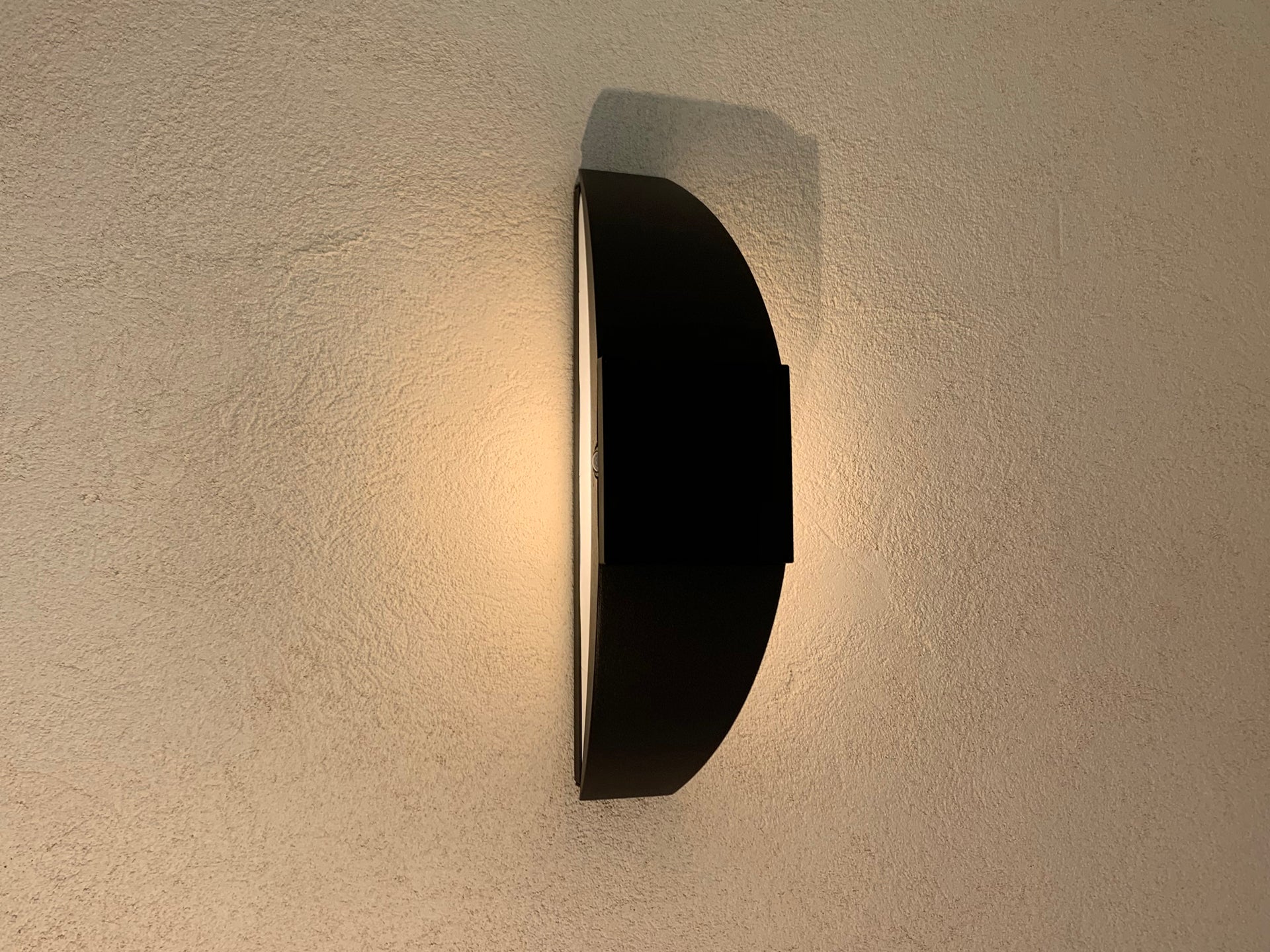 Solar wall light test