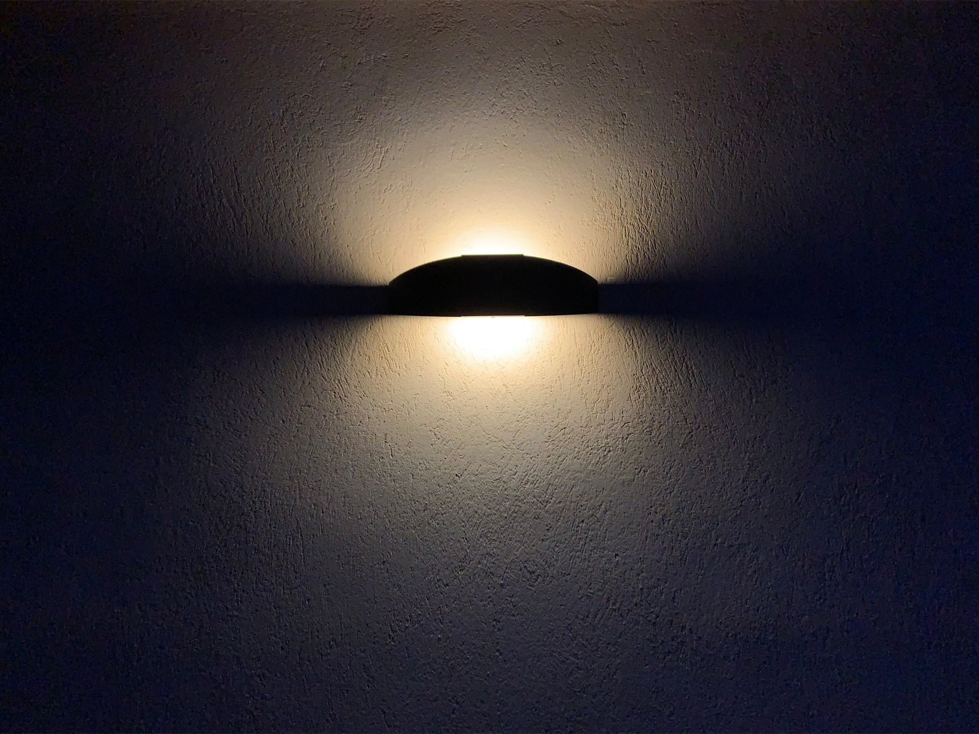 Solar wall light test