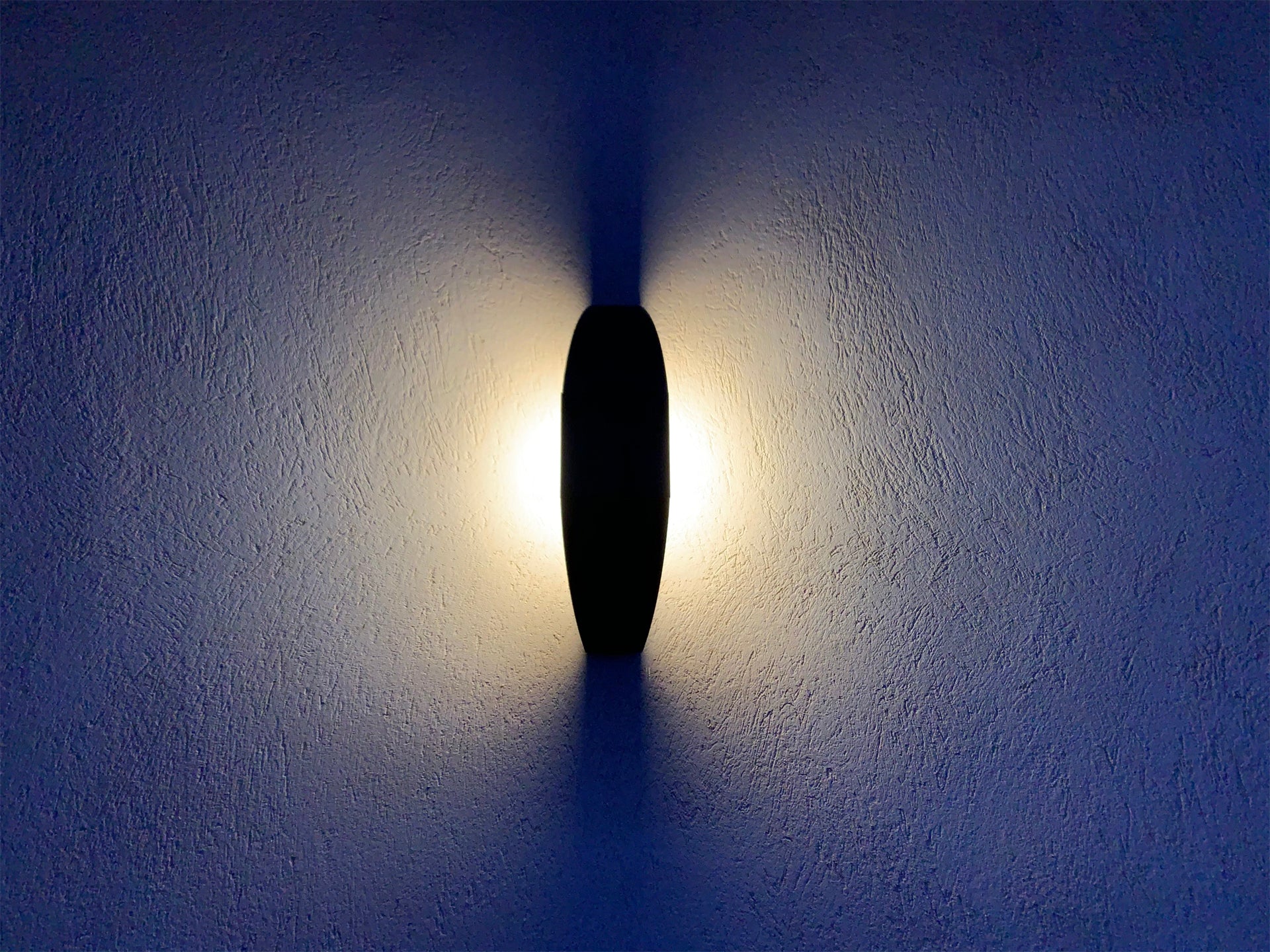 Solar wall light test