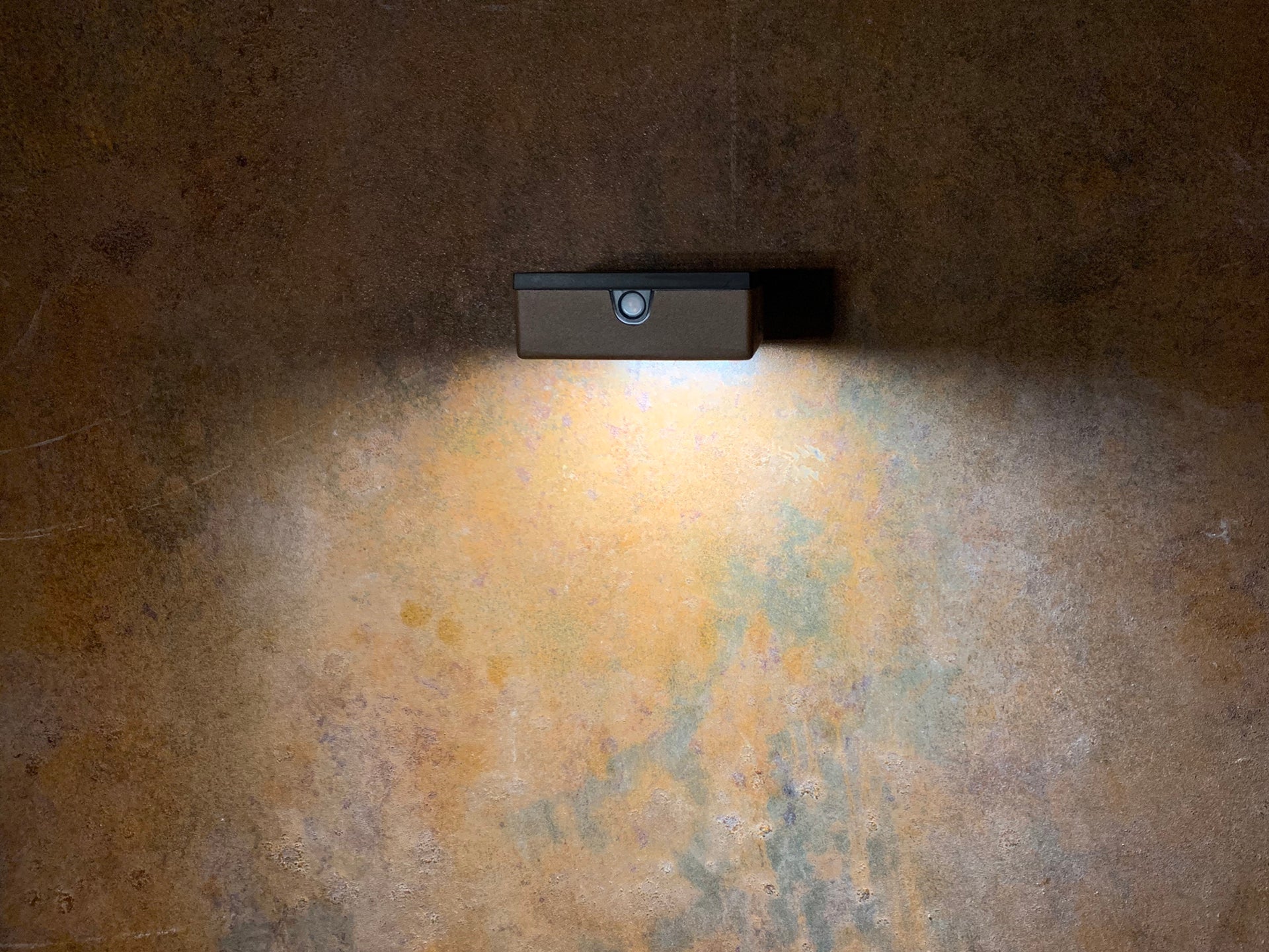 Solar wall light test