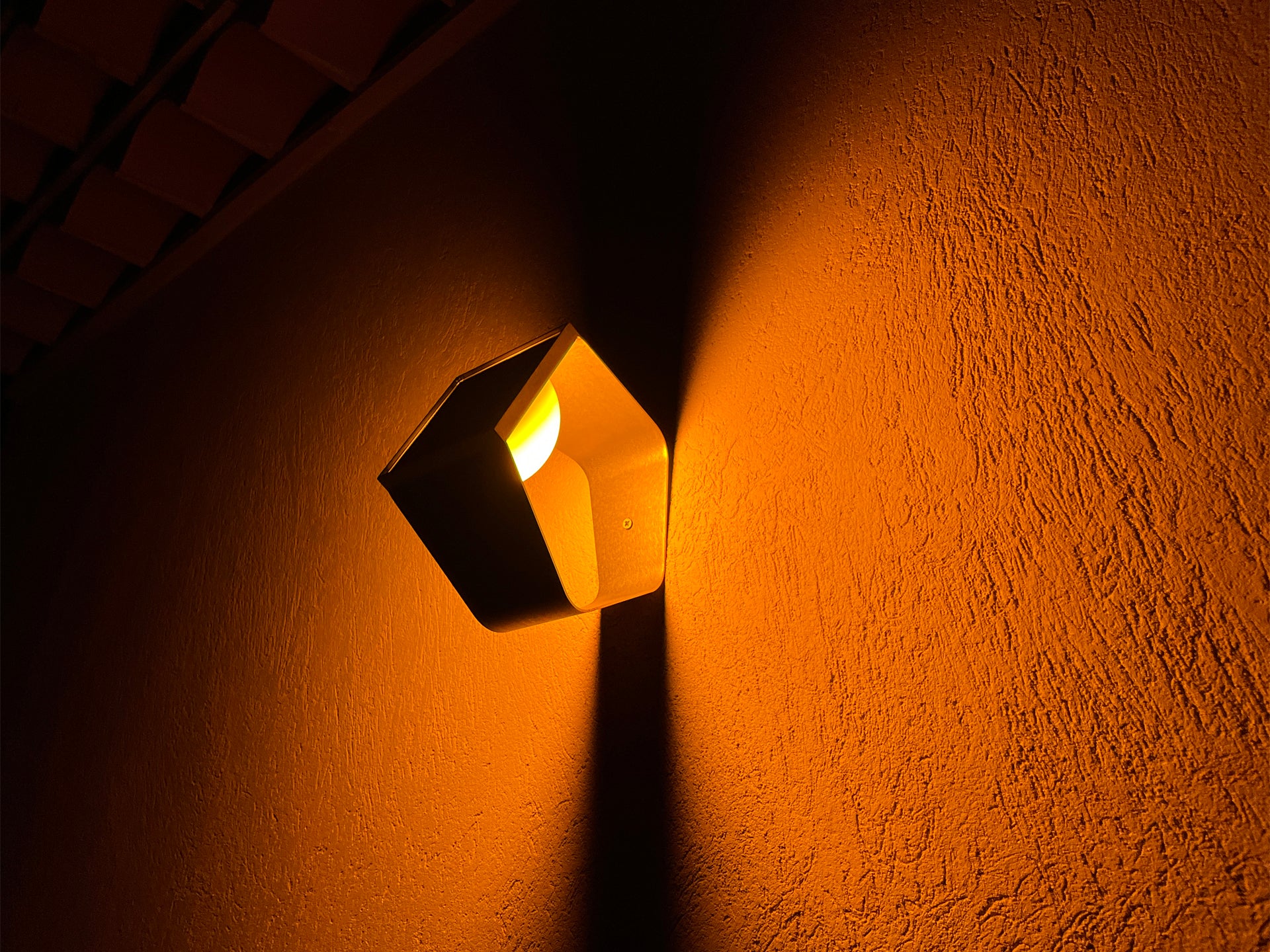 Solar wall light test