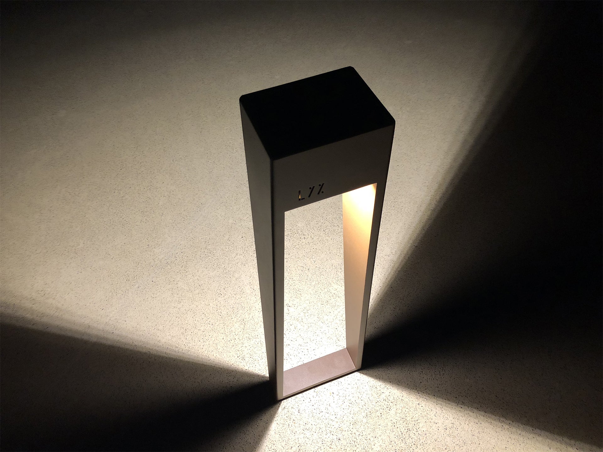 Solar wall light test