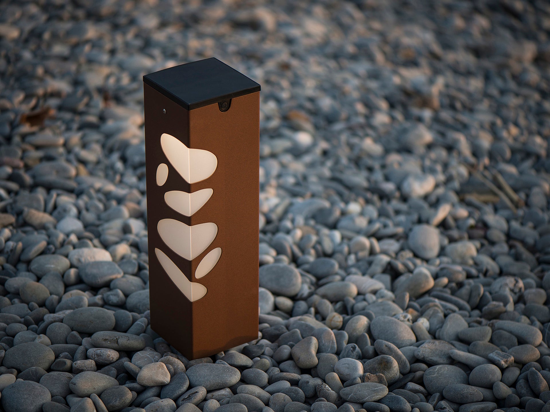 Solar wall light test