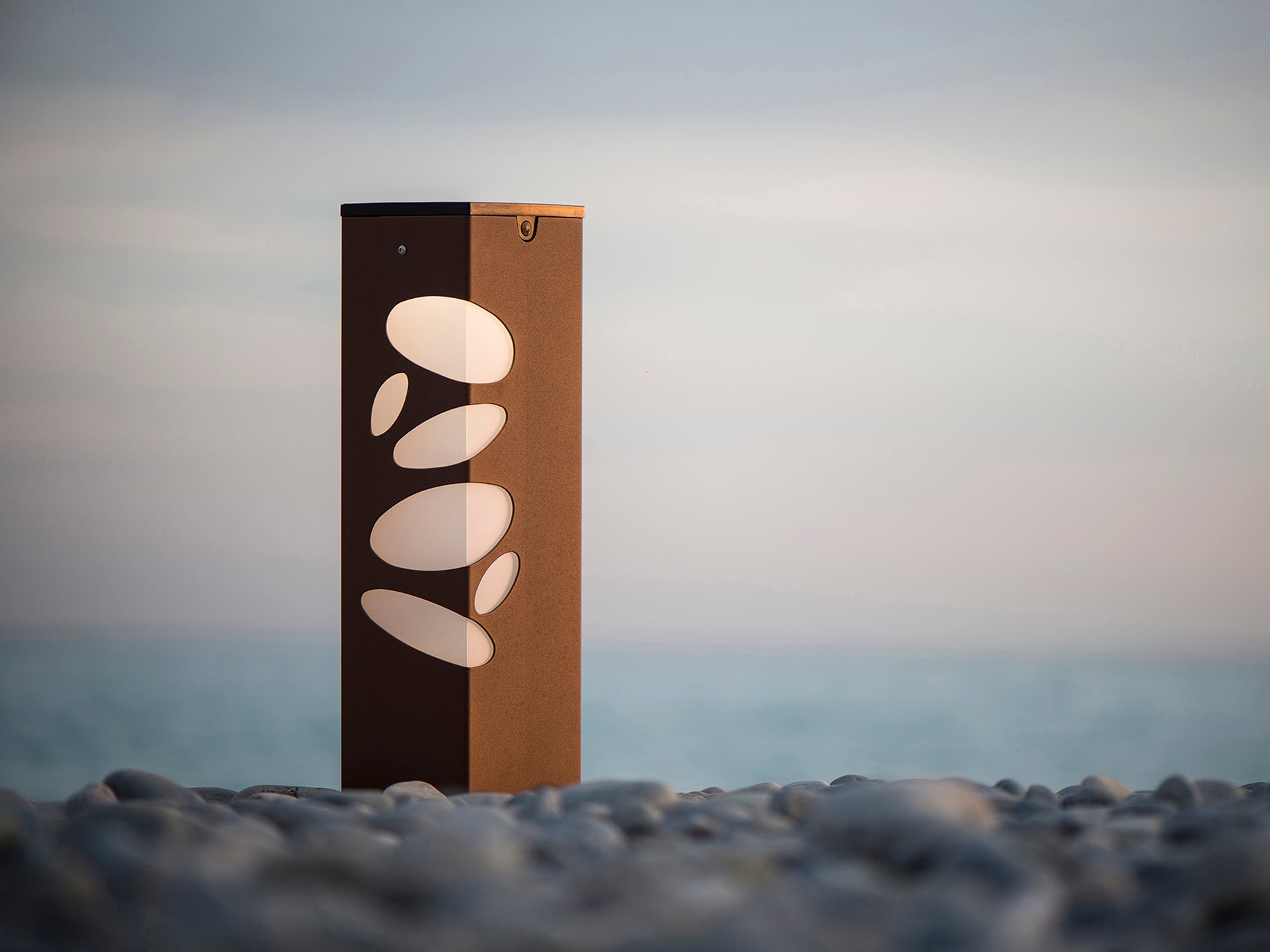 Solar wall light test