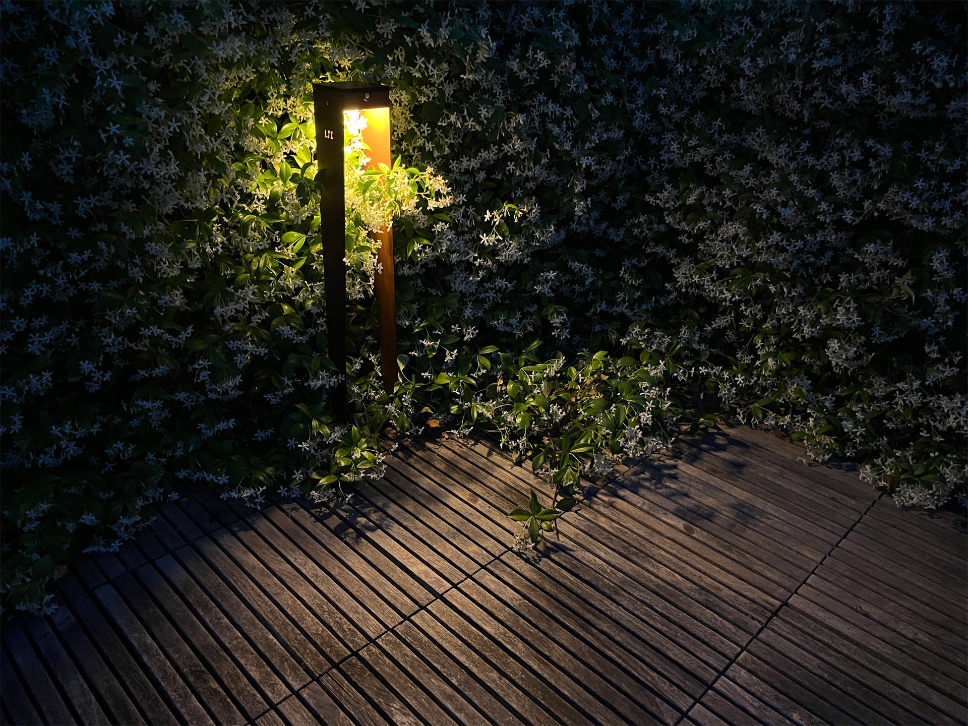 Solar wall light test