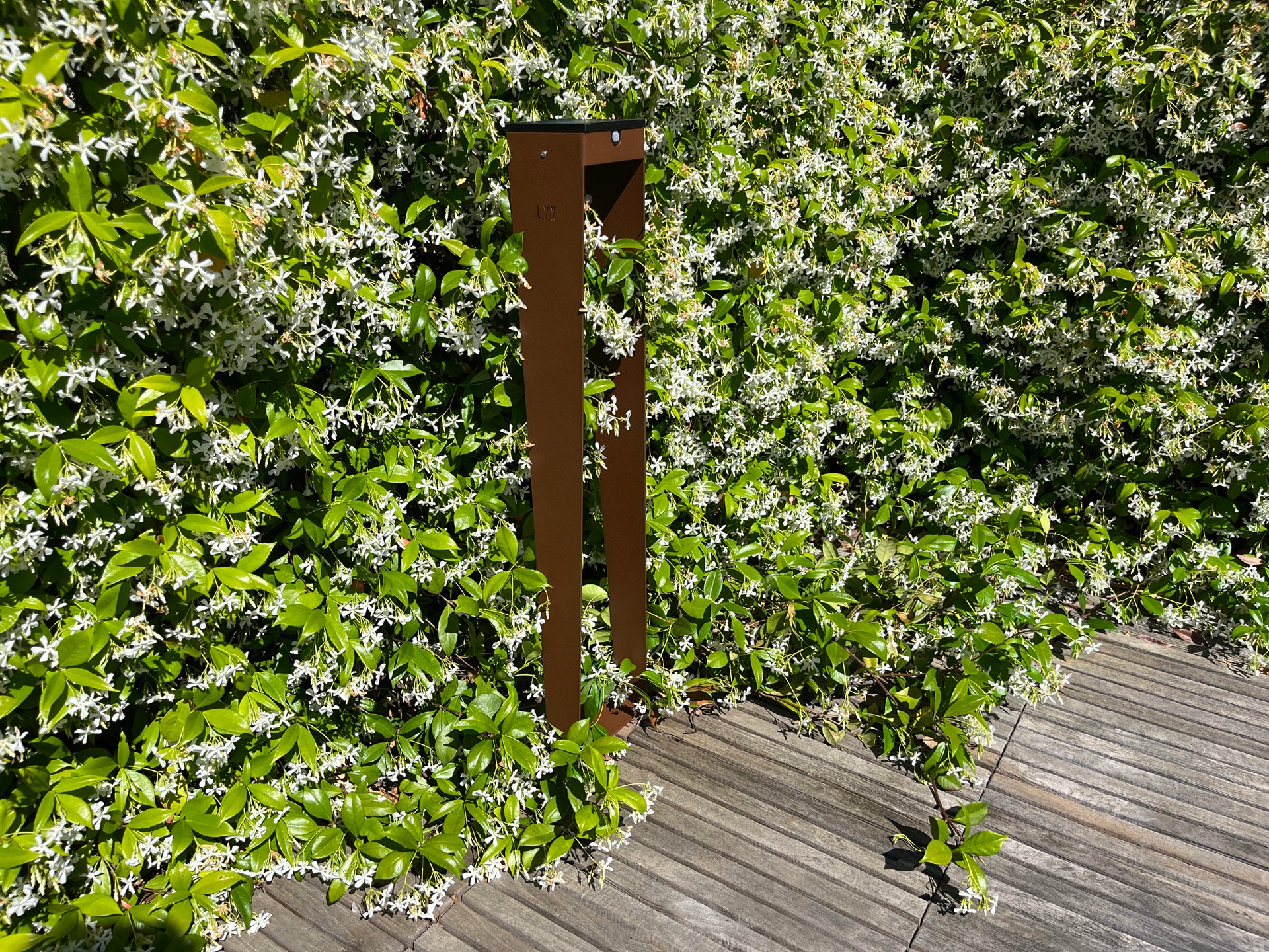 Solar wall light test