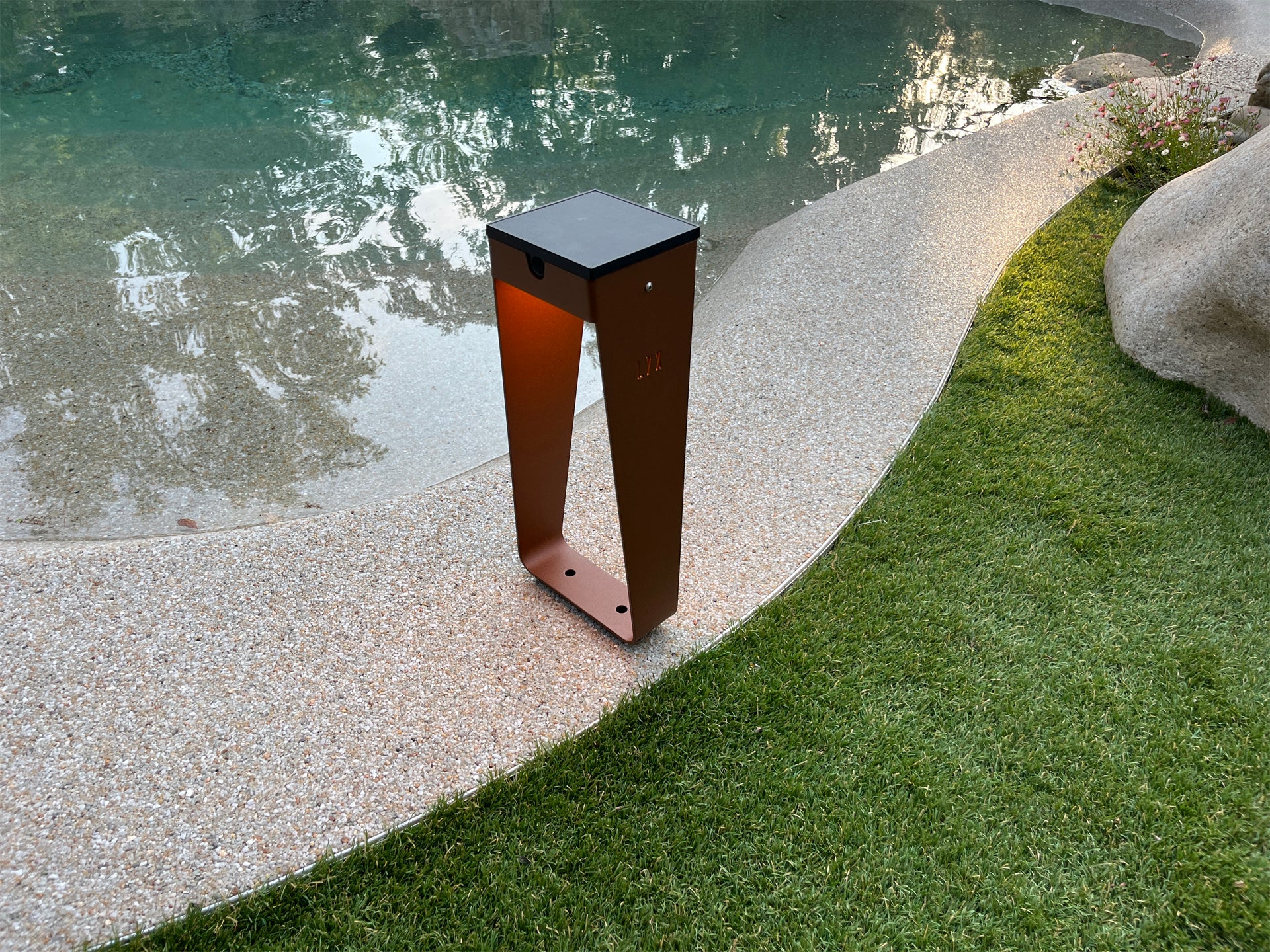 Solar wall light test