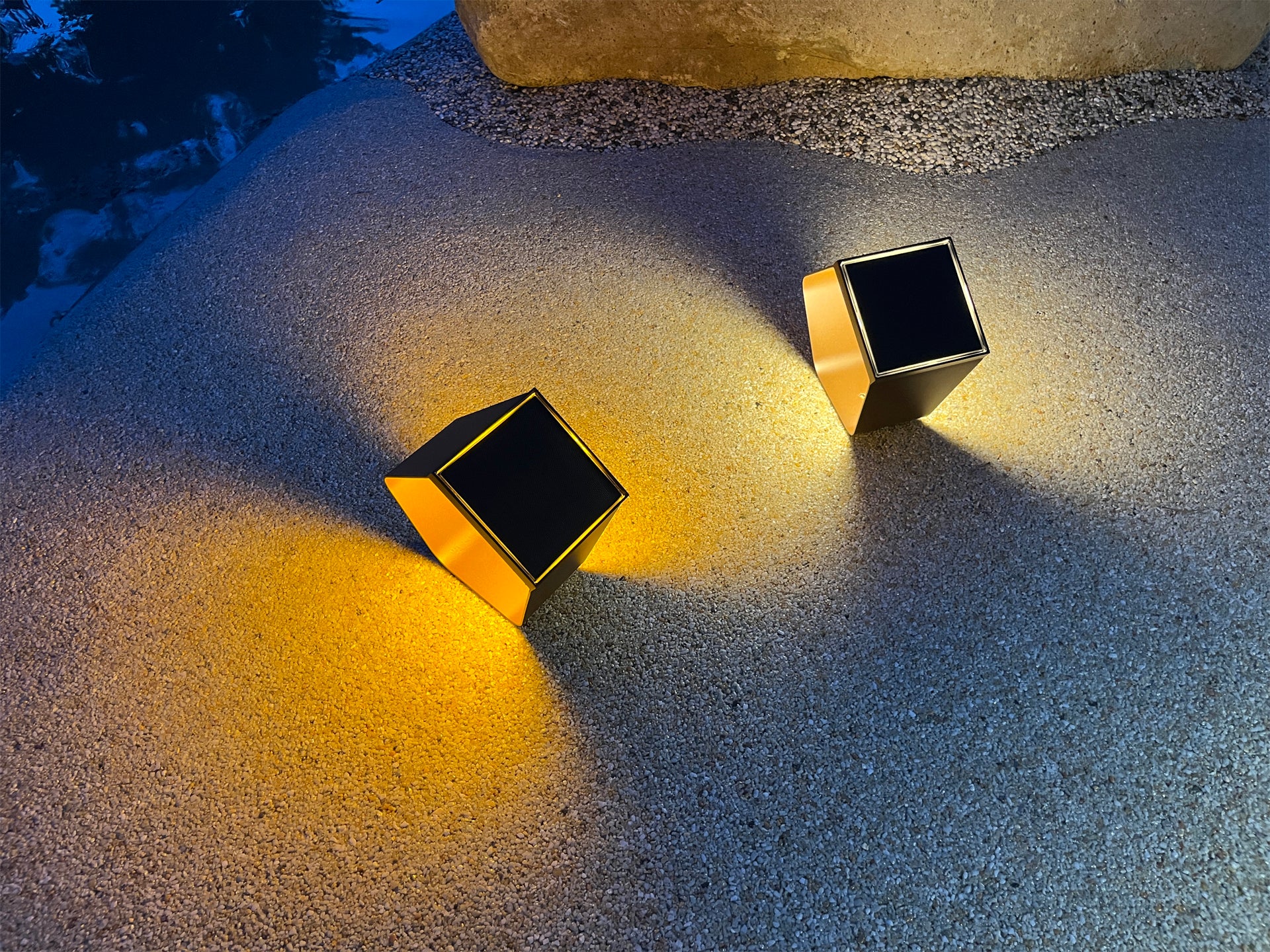Solar wall light test