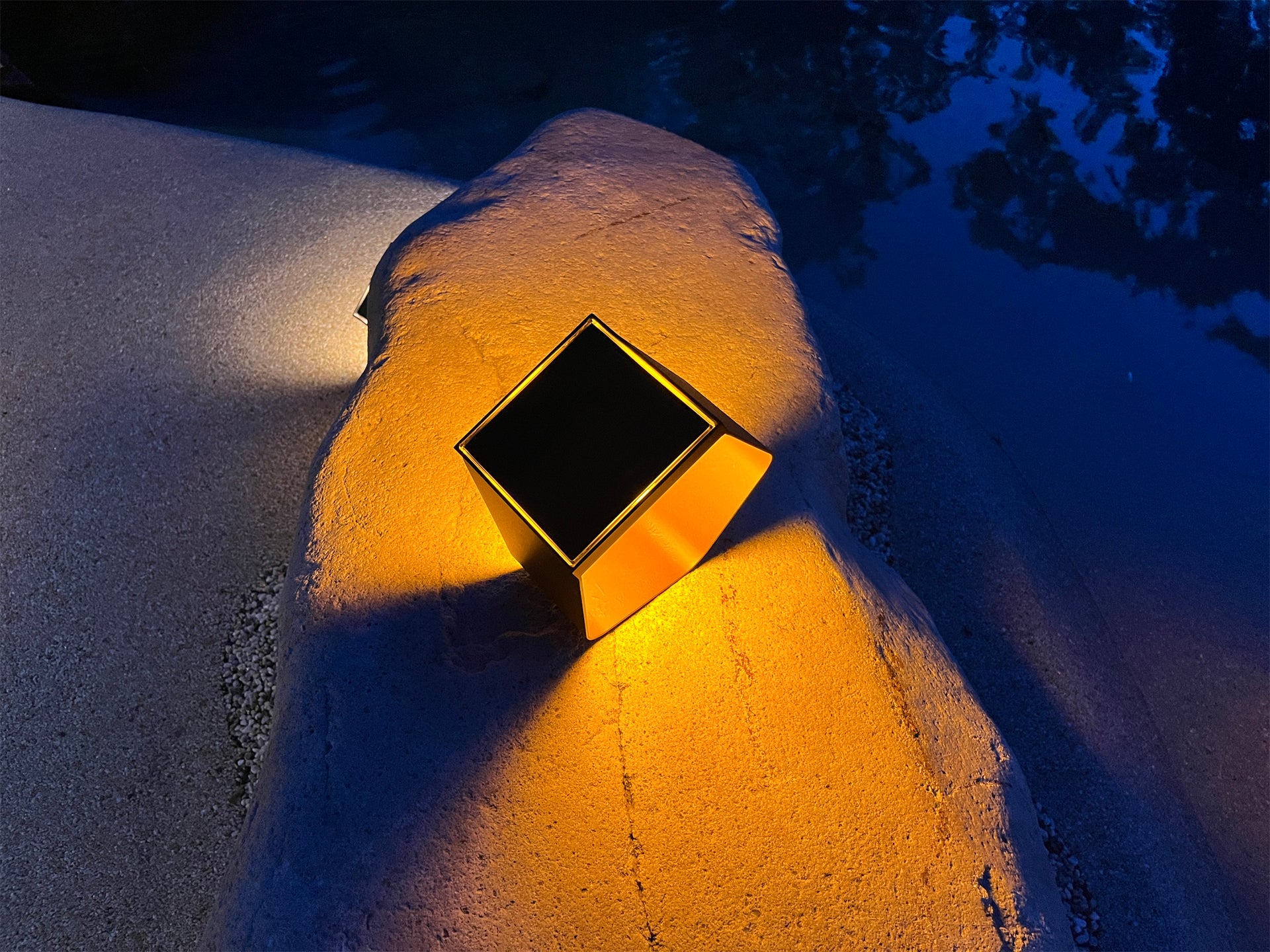 Solar wall light test