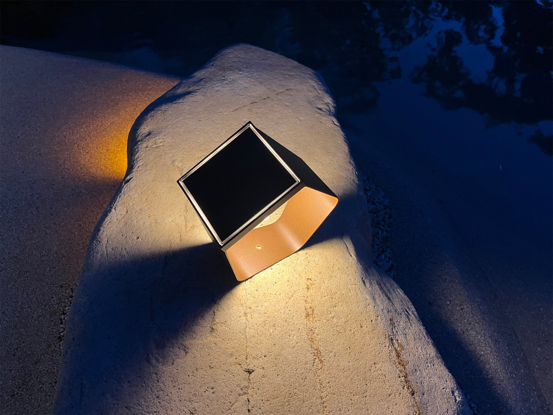 Solar wall light test