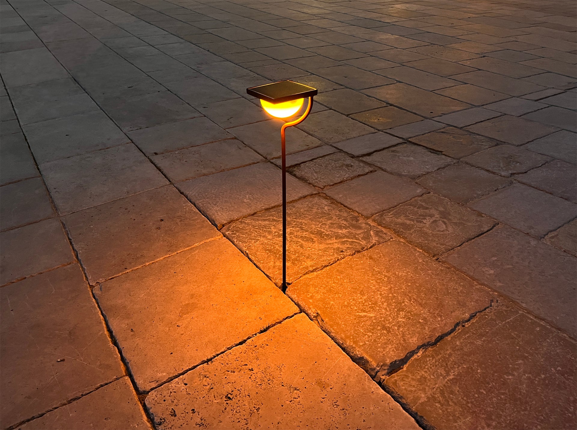 Solar wall light test