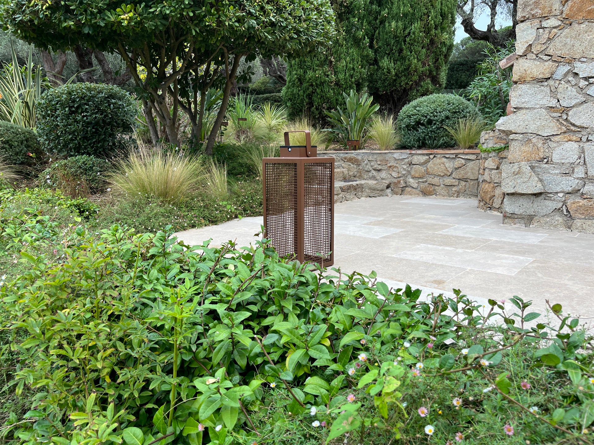 Solar wall light test