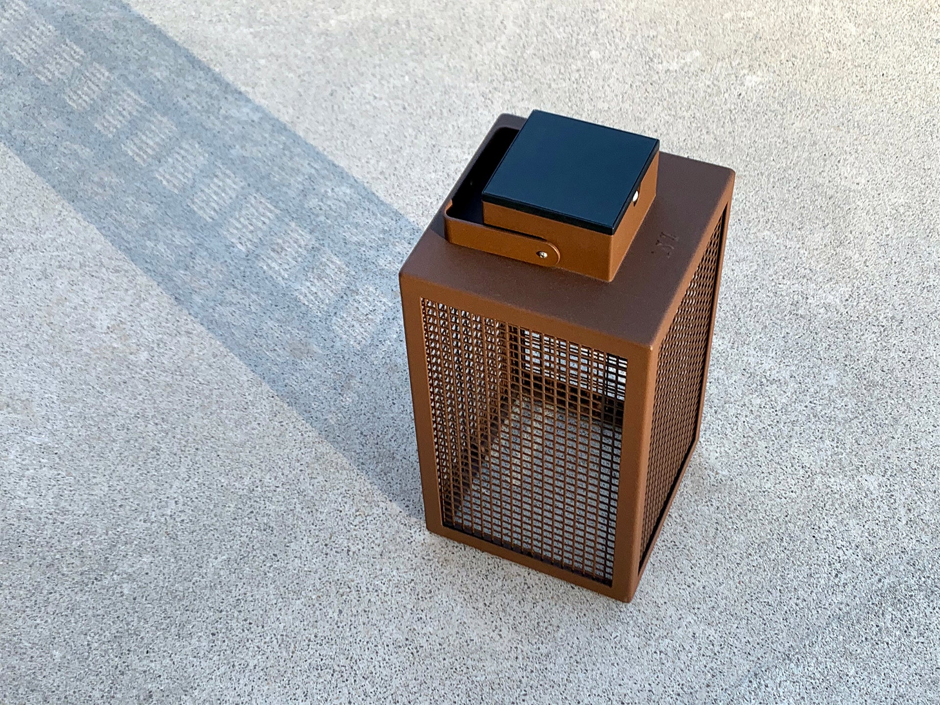 Solar wall light test