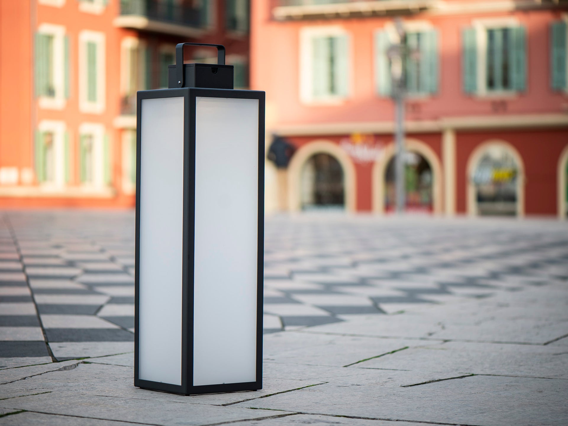 Solar wall light test