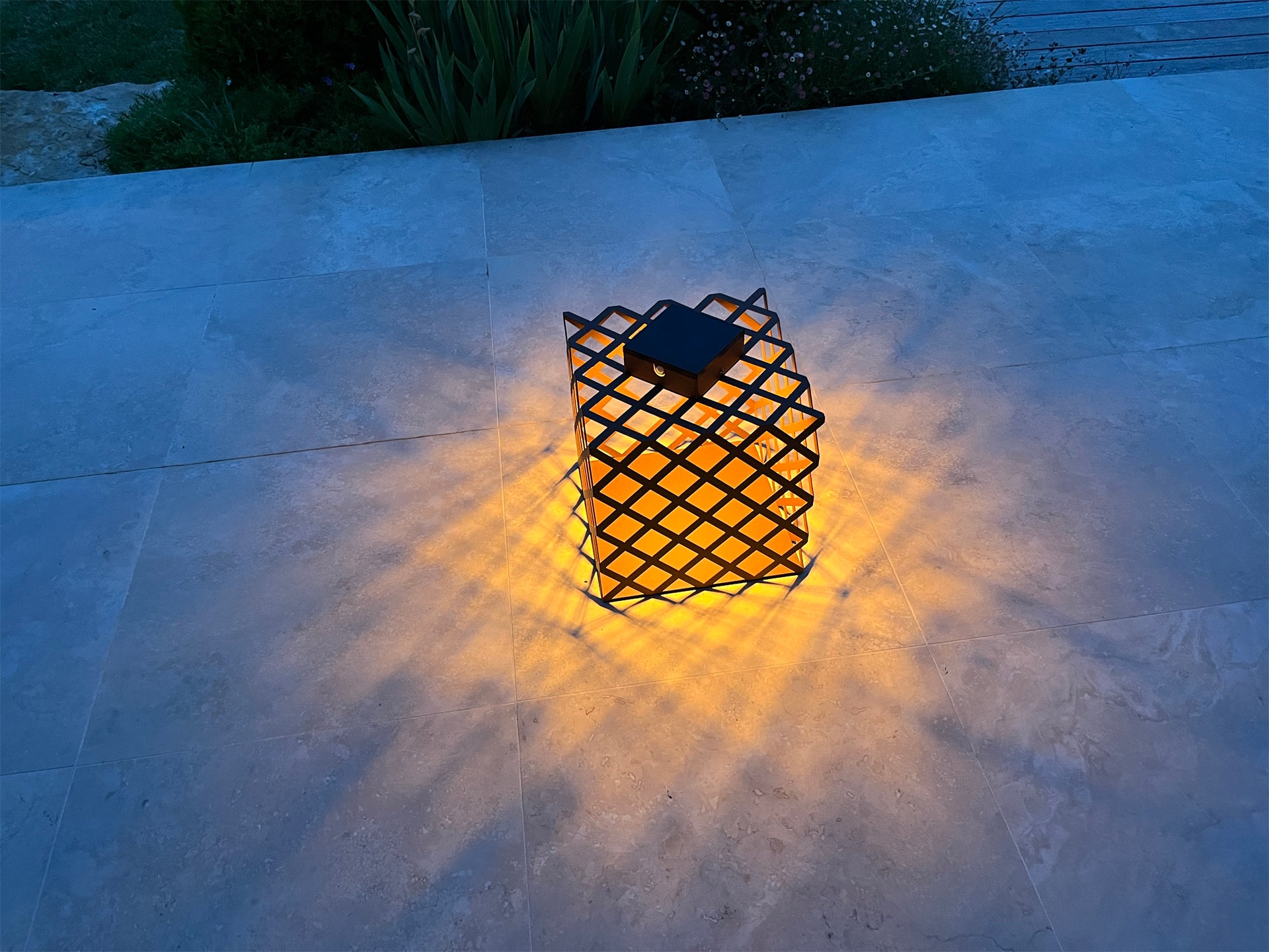 Solar wall light test