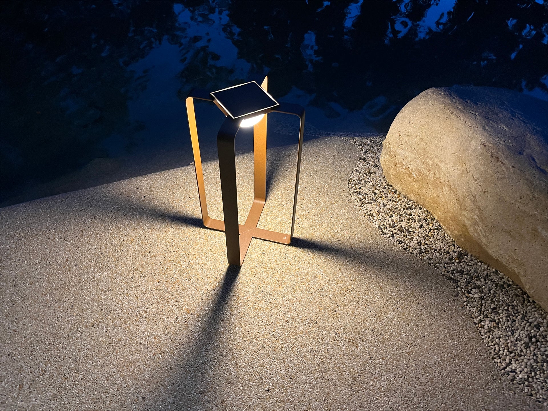 Solar wall light test