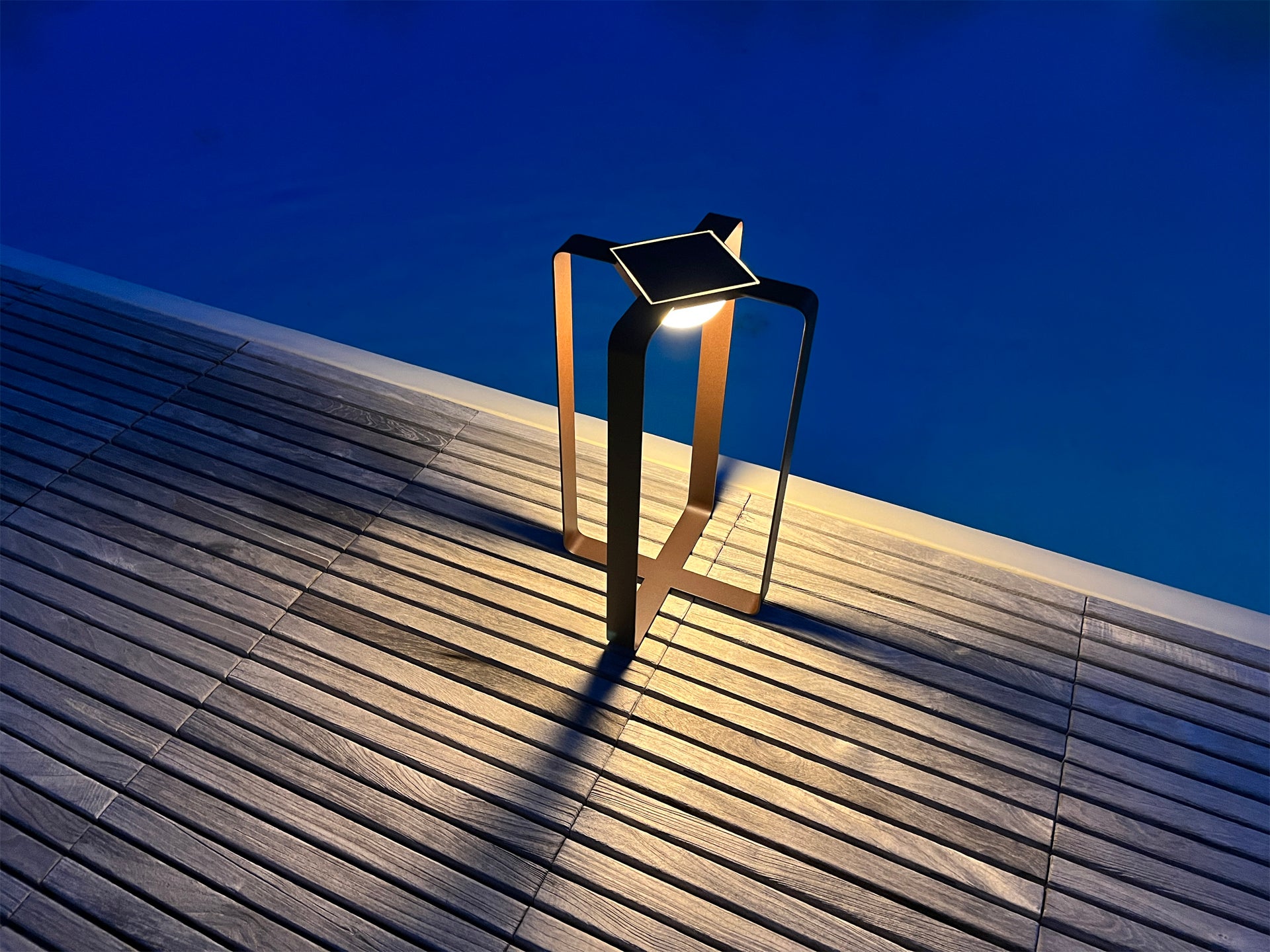 Solar wall light test