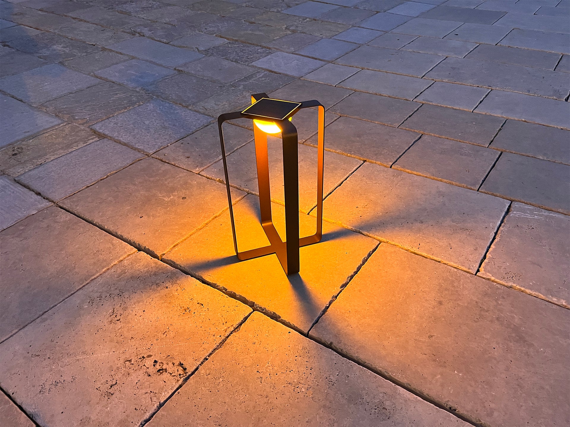 Solar wall light test