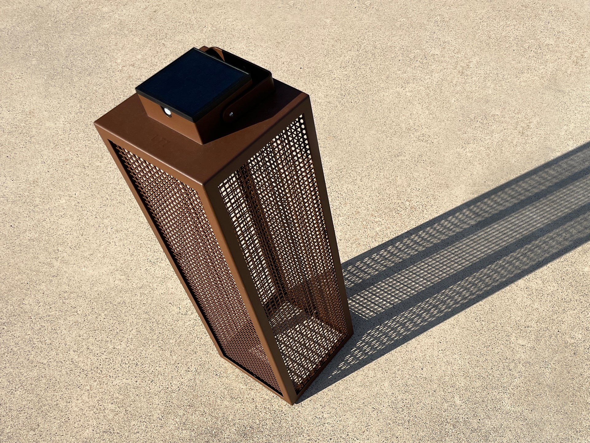 Solar wall light test