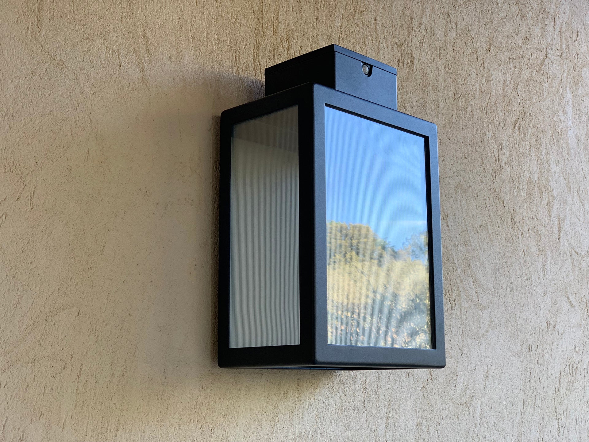 Solar wall light test