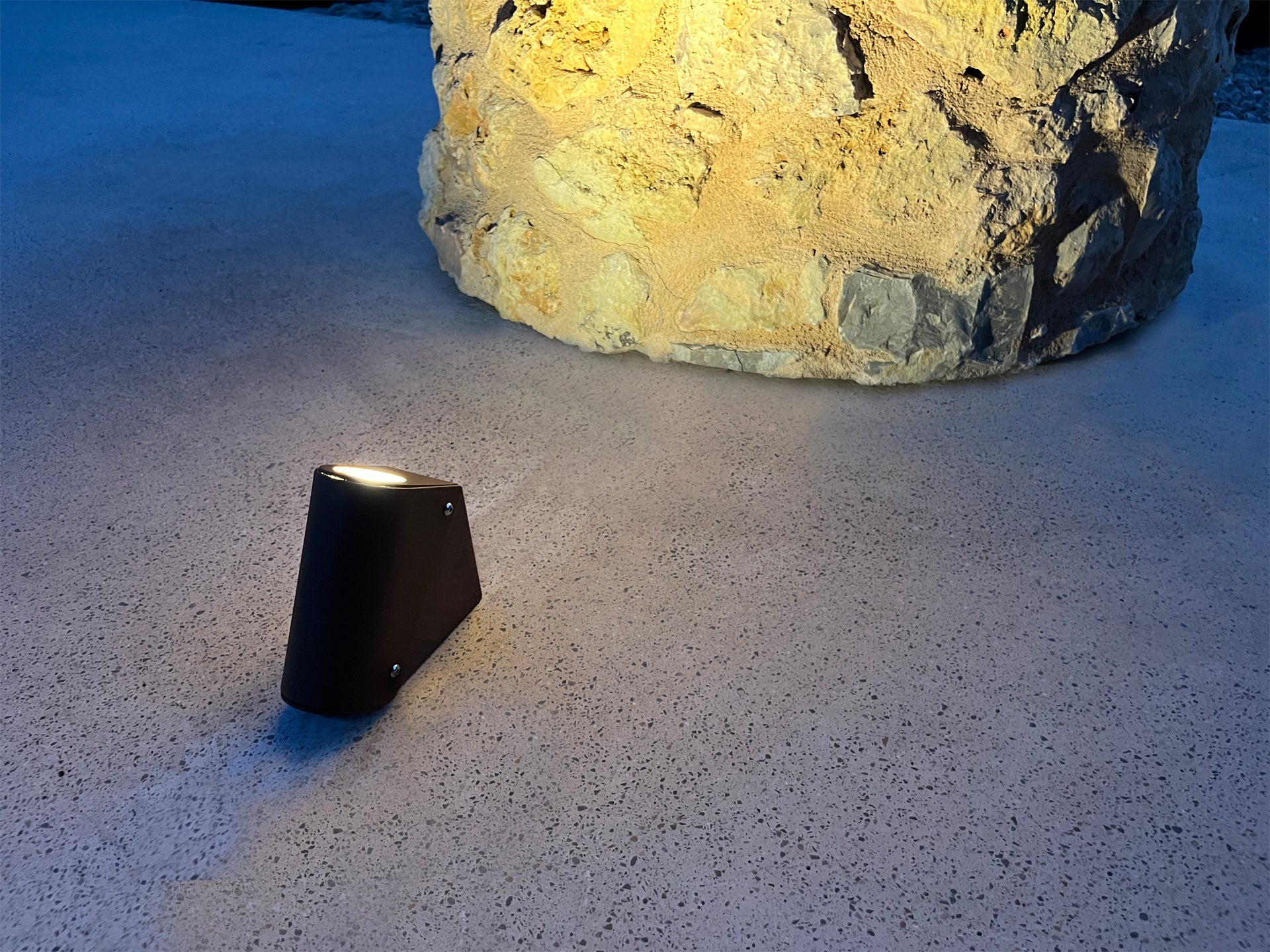 Solar wall light test